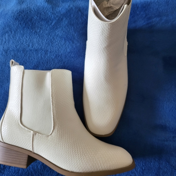 Slip - on Booties EXTRA WIDE. - Picture 4 of 5
